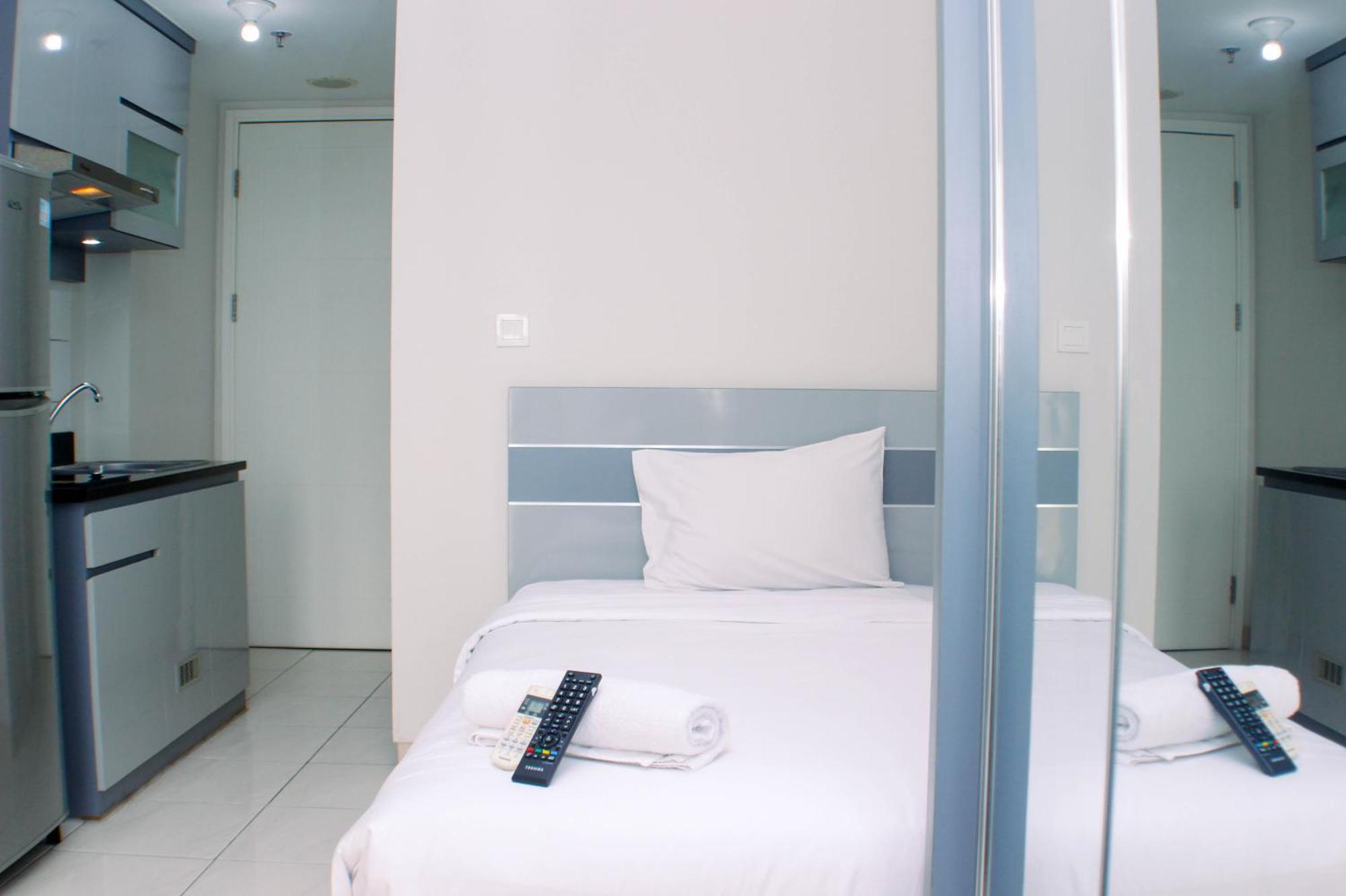 Good And Comfy Springlake Summarecon By Travelio Apartemen Bekasi